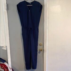 Vince Navy Jumpsuit with V-Neck and‎ Defined Waist Size 0